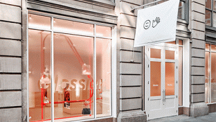 Glossier -