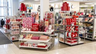 Kohl's Valentines Day display