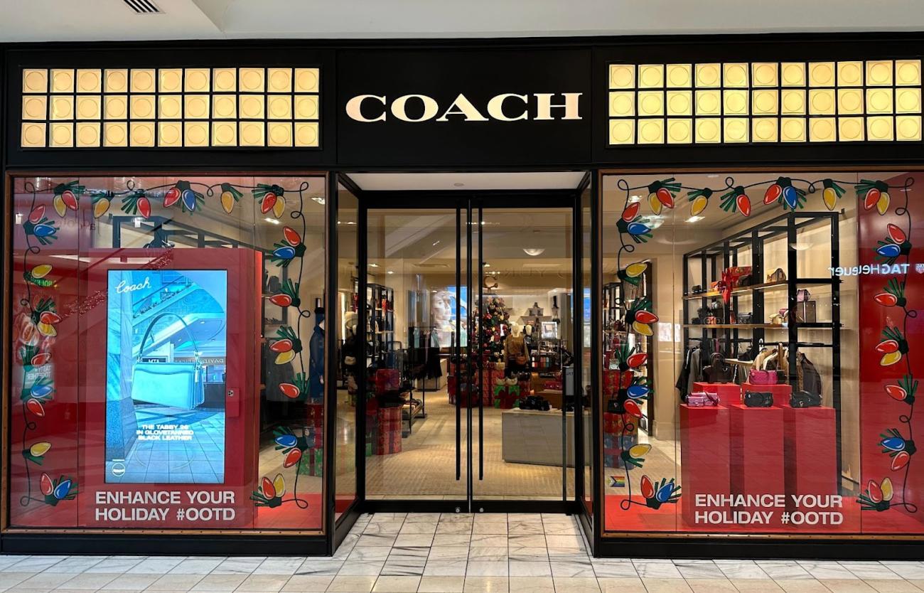 Coach AR holiday shopping window