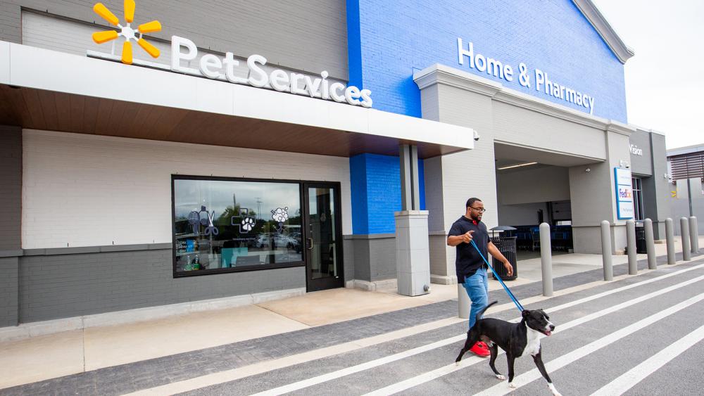 Walmart’s first-ever pet services center is located in Dallas, Ga. 